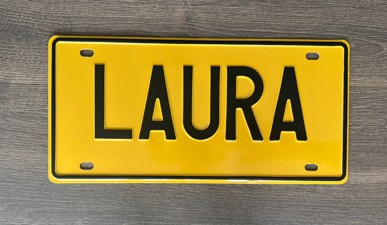 Placa tipo Carro - Laura